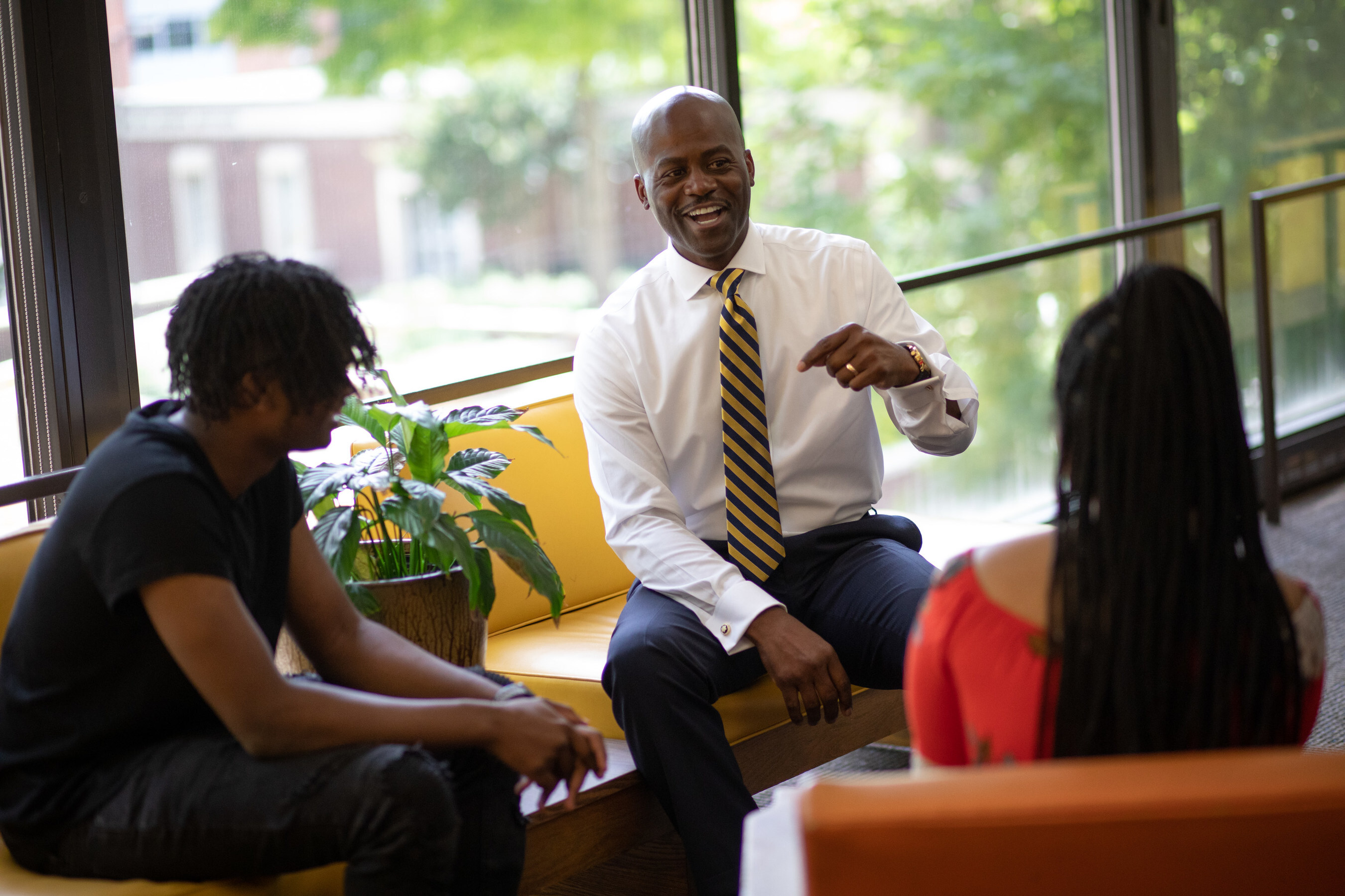 Dr. Anthony L. Jenkins, President of Coppin State speaks with Students